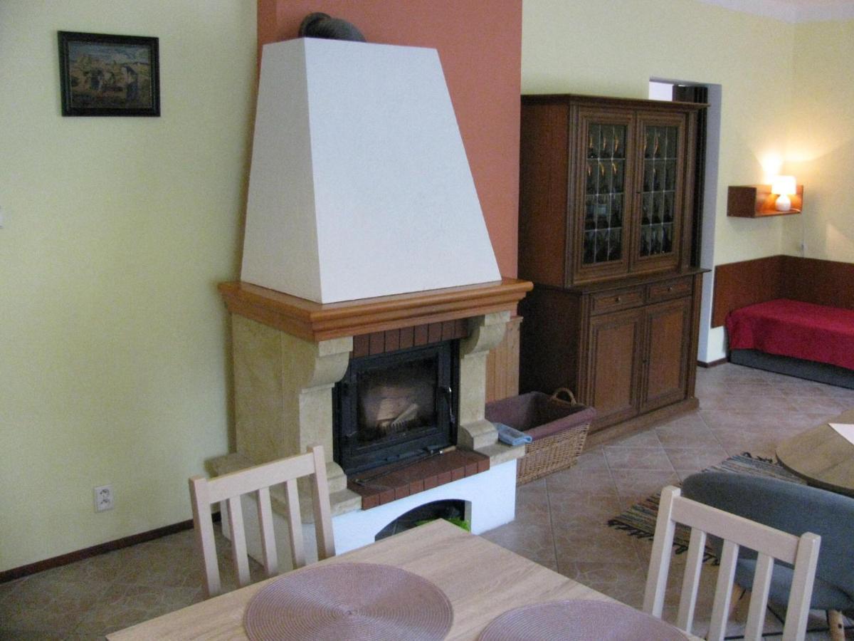 קרלובי וארי Modern Apartment In Carlsbad With Garden מראה חיצוני תמונה